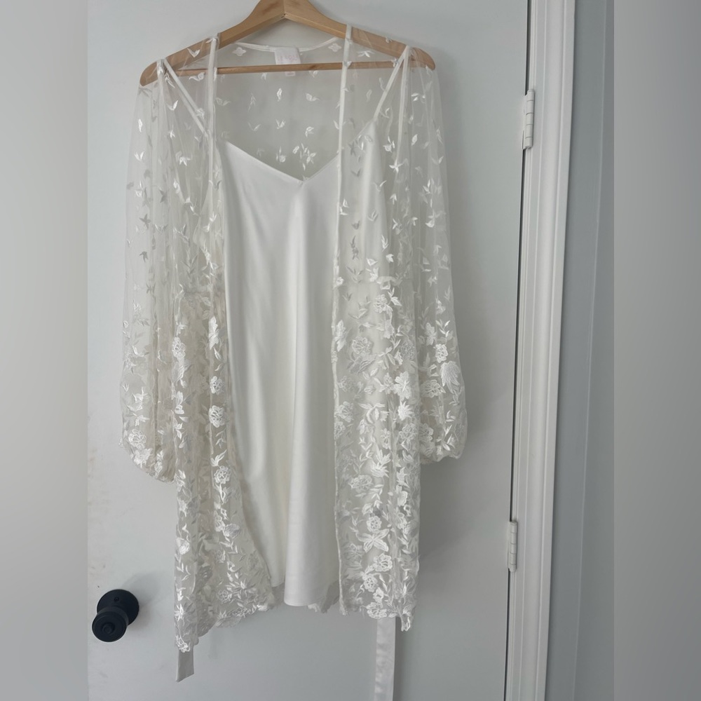 LeRose Stories - MAYA LACE ROBE - INCLUDES SLIP
